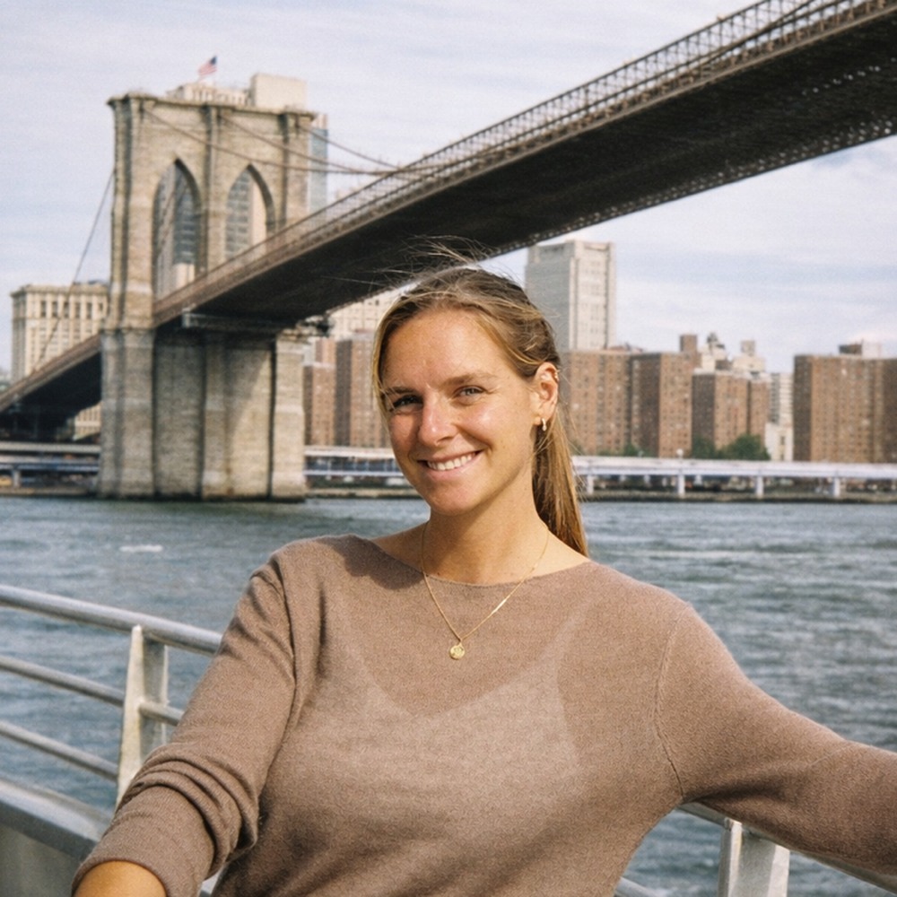 Lucy, founder of Glomo